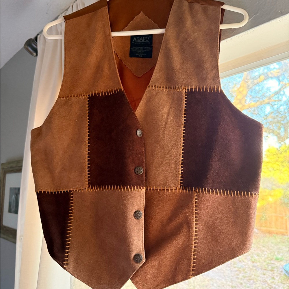 AGAPO Suede Vest in Tan